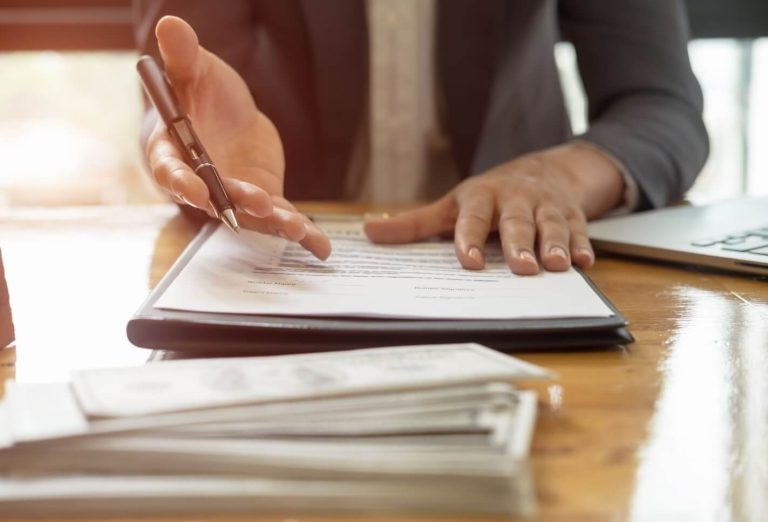 Becoming a Finance Claims Expert: Skills and Qualifications You Need